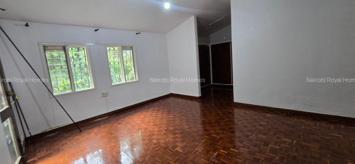 4 Bed House with En Suite at Hill View - 16