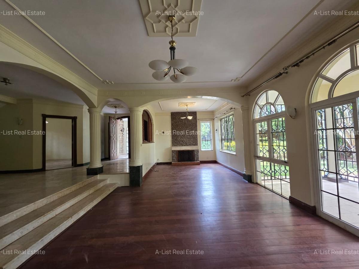 4 Bed House with En Suite at Hillview - 3