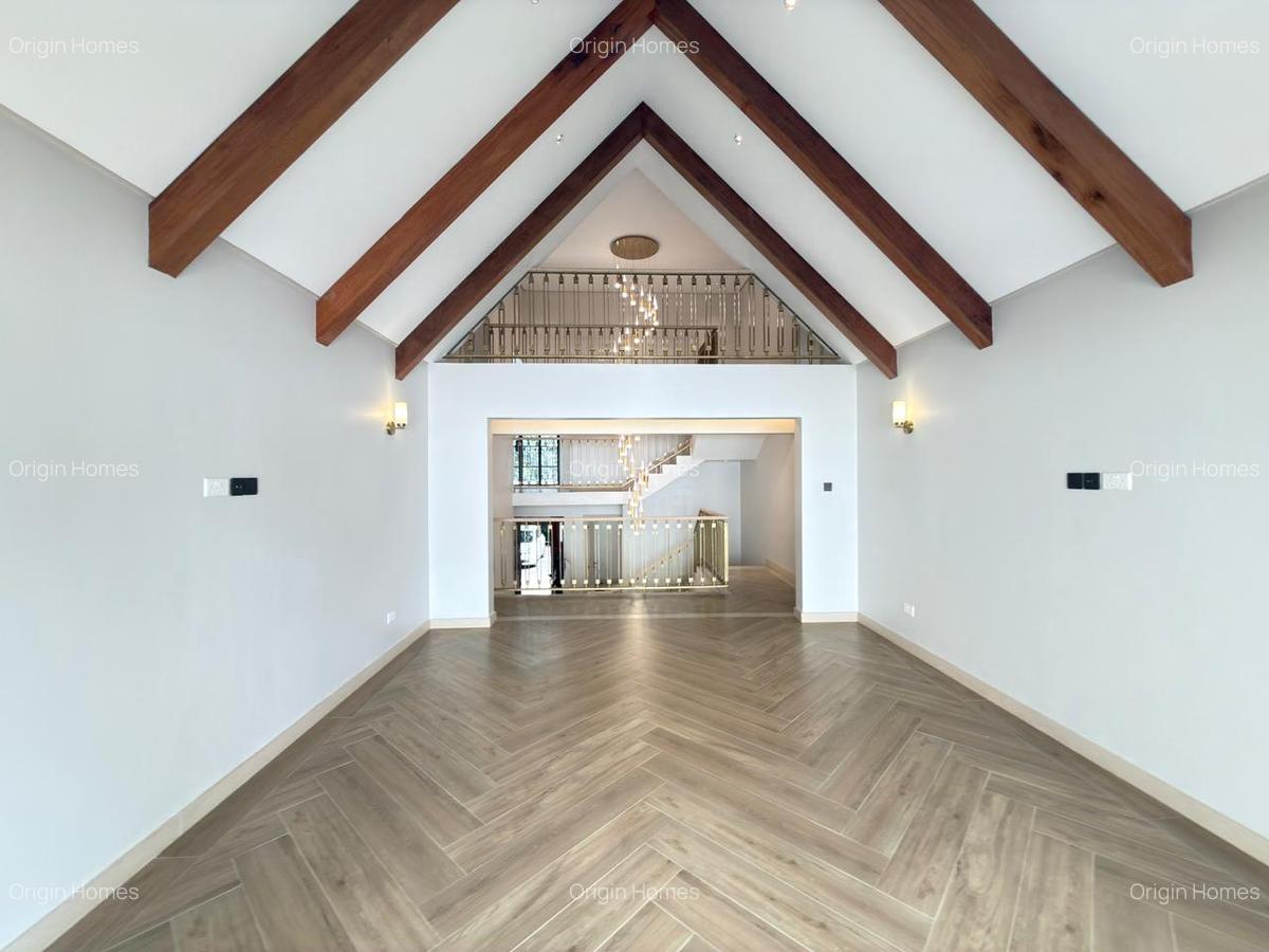 4 Bed Townhouse with En Suite at Lavington - 5