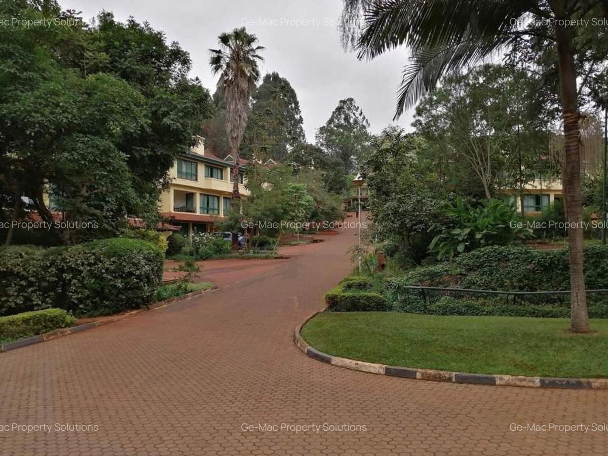 4 Bed House with En Suite in Spring Valley - 5