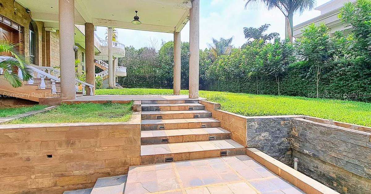 6 Bed Villa with En Suite in Ridgeways - 4