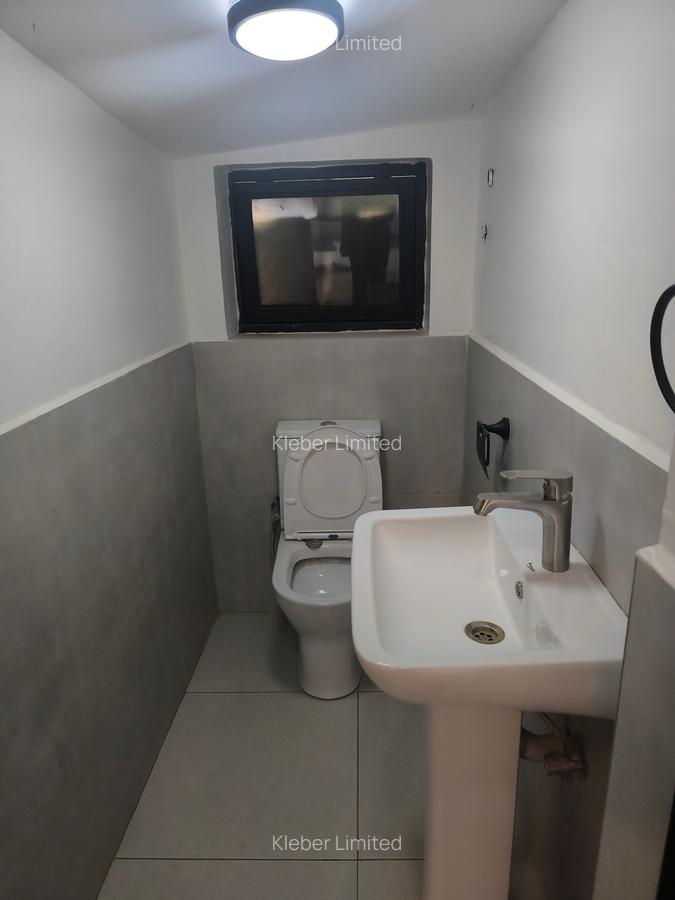 4 Bed Villa with En Suite at Eastern Bypass - 9
