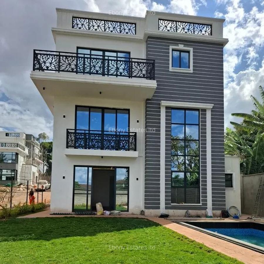 5 Bed Townhouse with En Suite in Lavington - 1