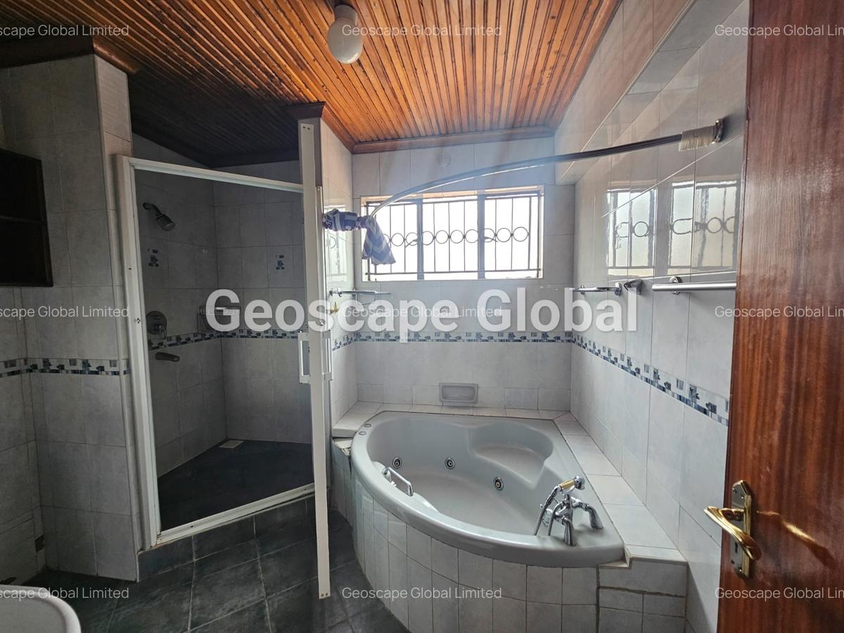 4 Bed House with En Suite in Runda - 4