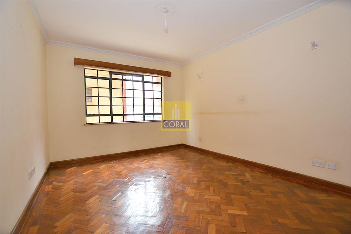 4 Bed Apartment in Parklands - 12