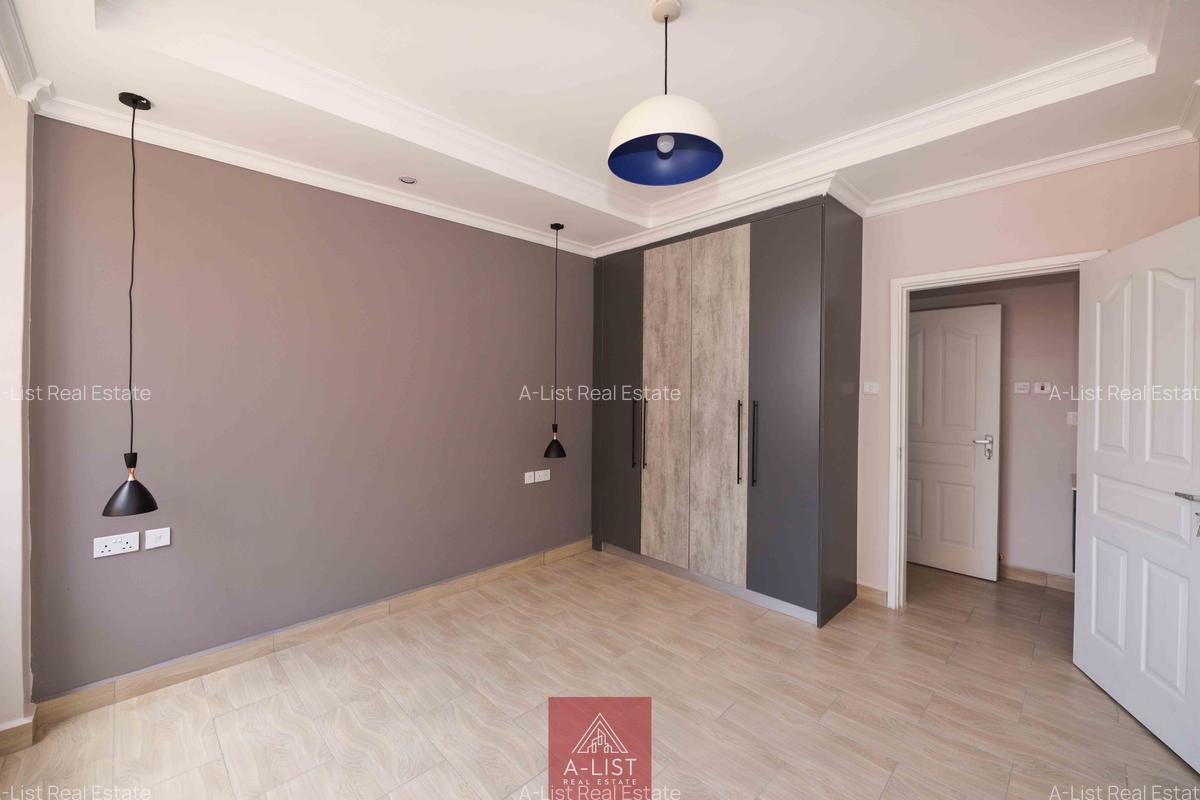 2 Bed Apartment with En Suite at Lantana Road - 14