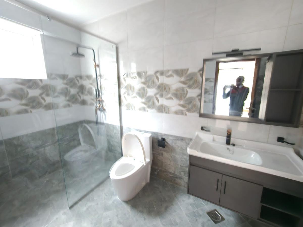 3 Bed Apartment with En Suite in General Mathenge - 9