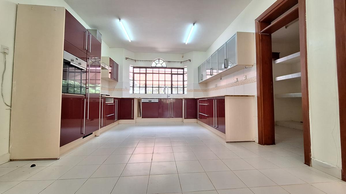 5 Bed Townhouse with En Suite at Jacaranda Avenue - 6