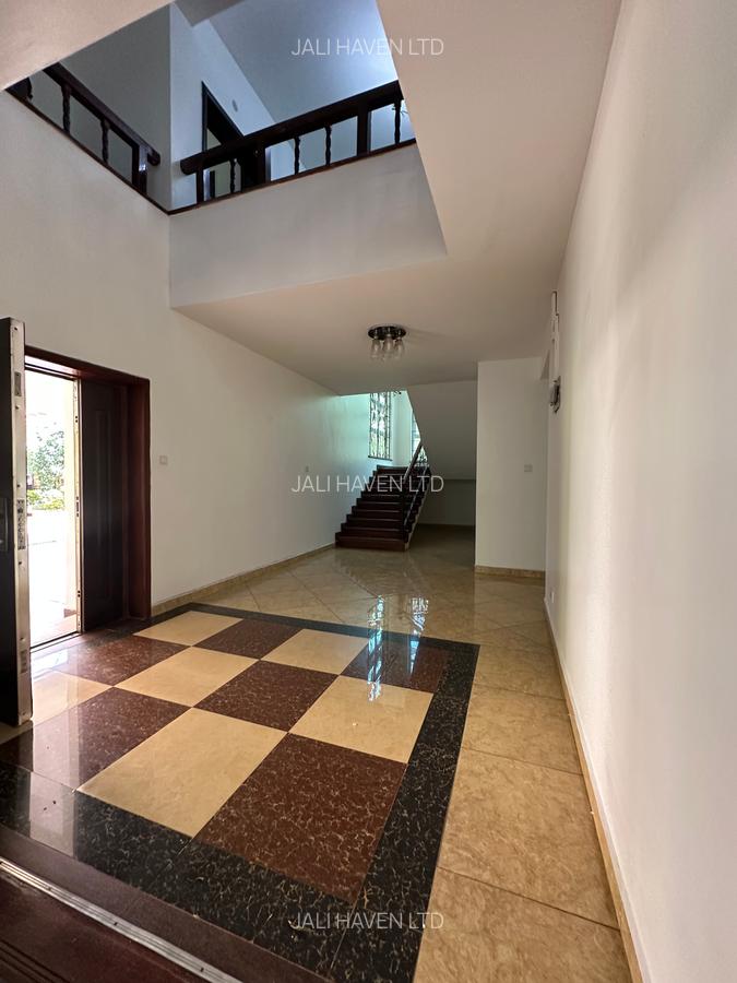 5 Bed Villa with En Suite in Lavington - 5