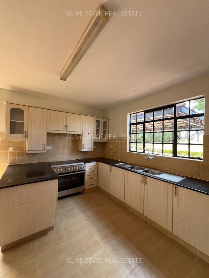 4 Bed Villa with En Suite in Runda - 10