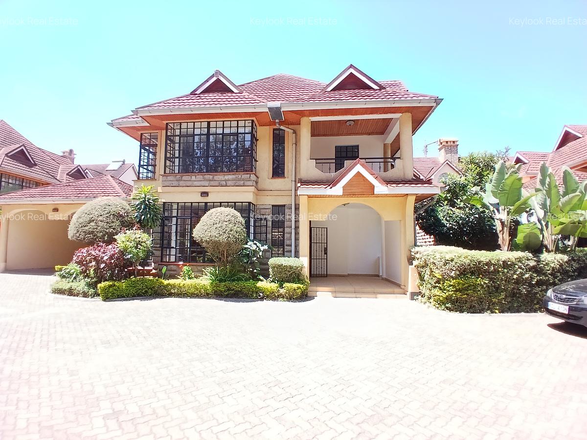 5 Bed Townhouse with En Suite at Lavington - 2