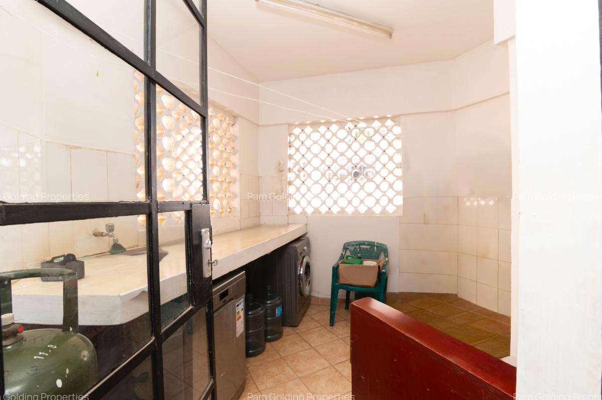 4 Bed Apartment with En Suite at Off East Church Road - 19