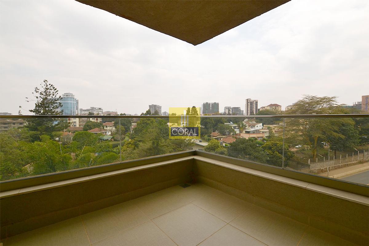 3 Bed Apartment with En Suite in Parklands - 16