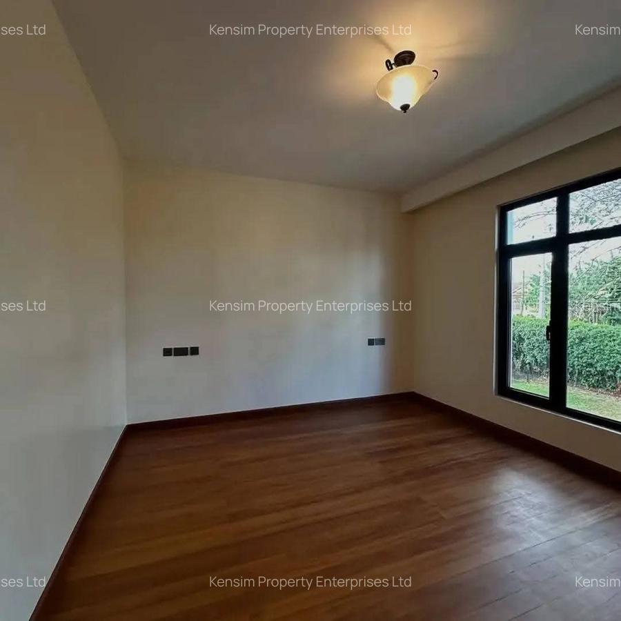 5 Bed House with En Suite in Runda - 10