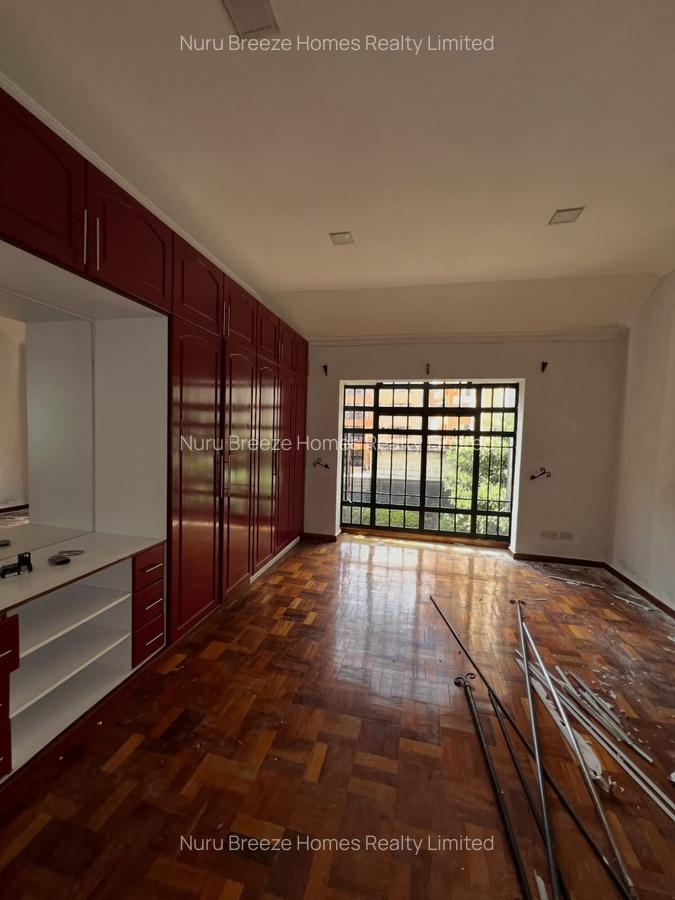 5 Bed Townhouse with En Suite in Lavington - 7