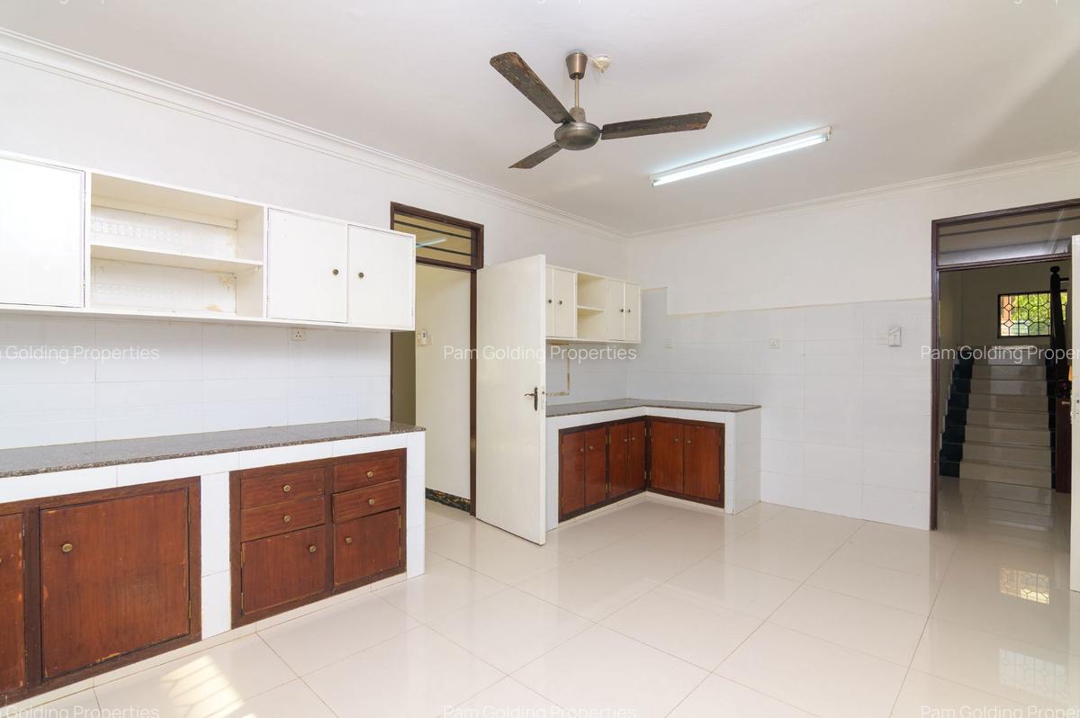 4 Bed Townhouse with En Suite in Shanzu - 8