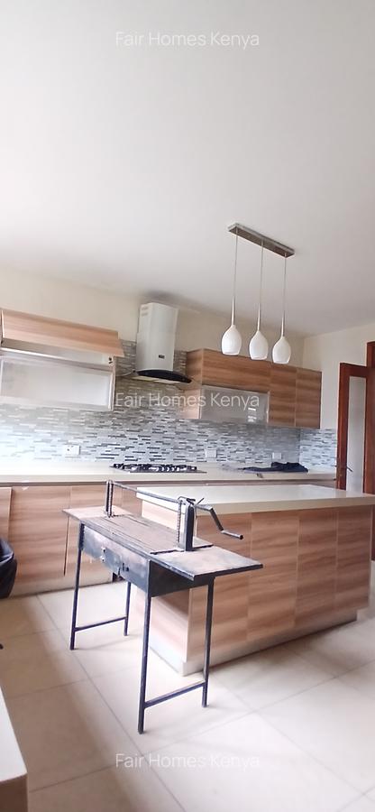 5 Bed Townhouse with En Suite at Lavington Green - 6