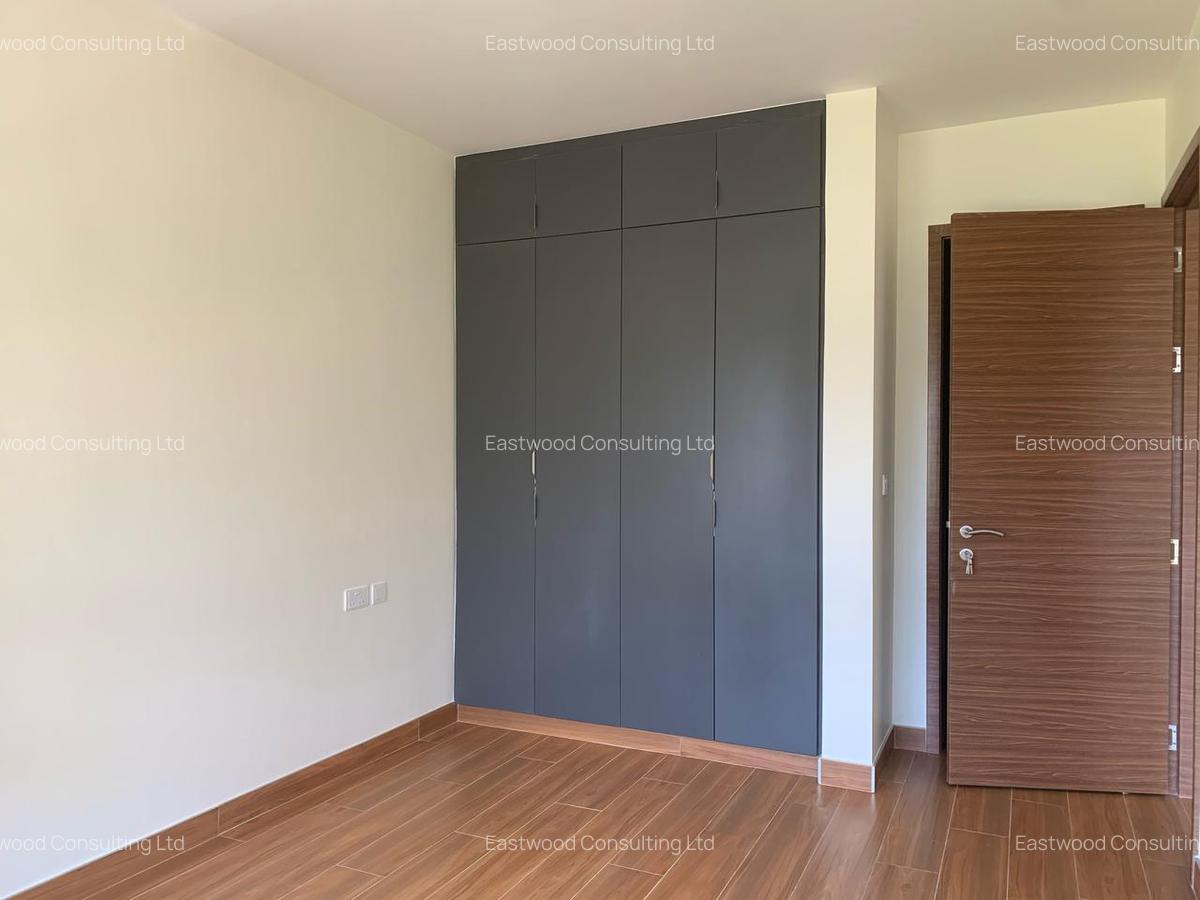 1 Bed Apartment with En Suite at Riverside Drive - 6