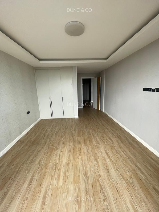 2 Bed Apartment with En Suite in Brookside - 18