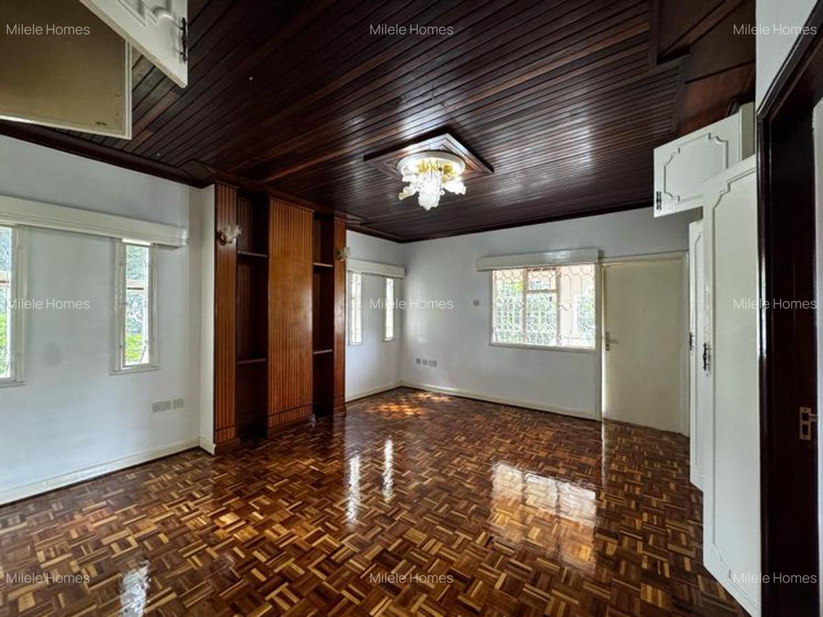 4 Bed Villa with En Suite at Mimosa Drive - 7