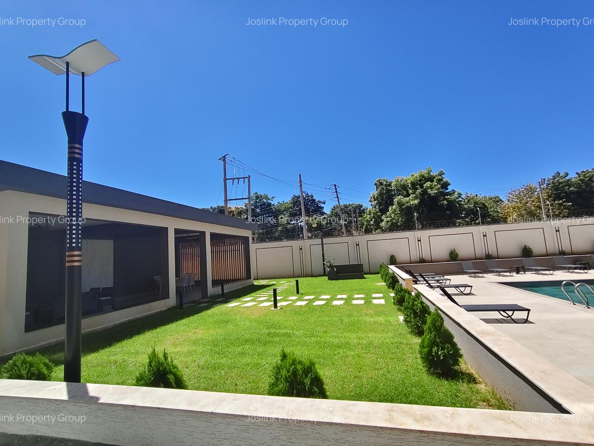 3 Bed Apartment with En Suite at Central - 8