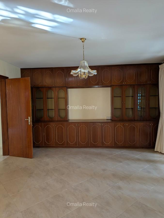 5 Bed House with En Suite in Runda - 9