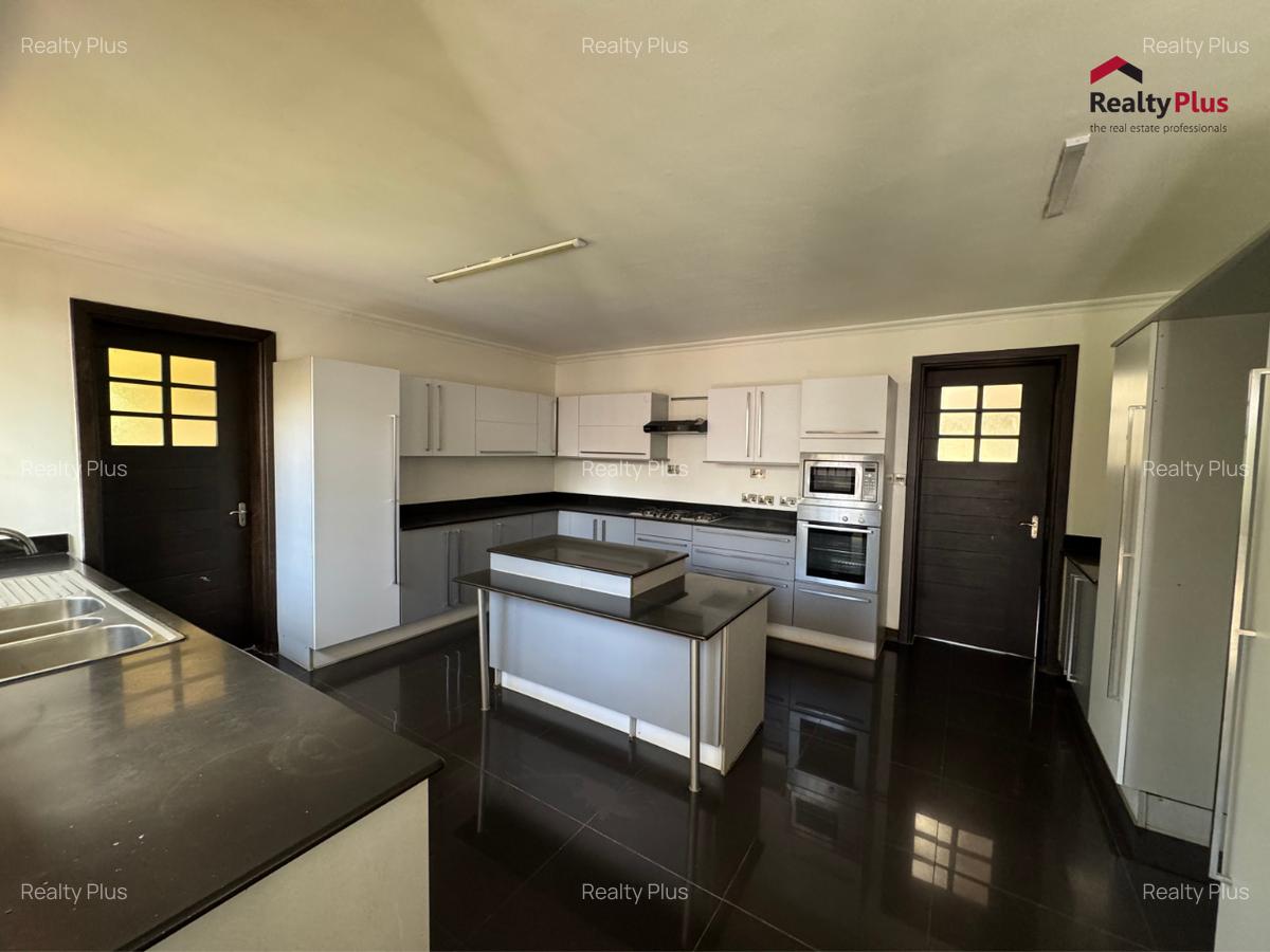 6 Bed Villa with En Suite in Runda - 6