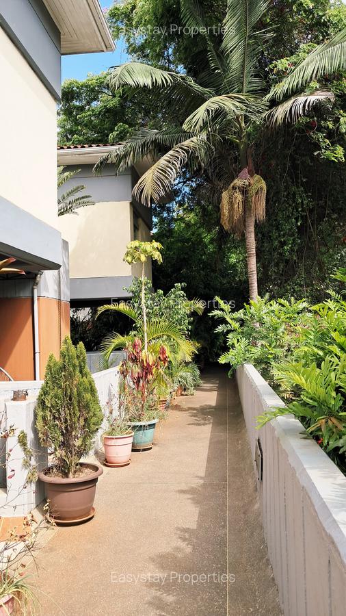 3 Bed Townhouse with En Suite in Lavington - 9