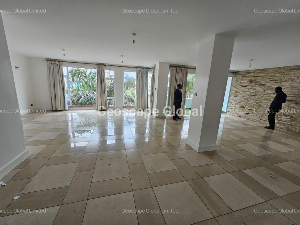 3 Bed Apartment with En Suite in Riverside - 7