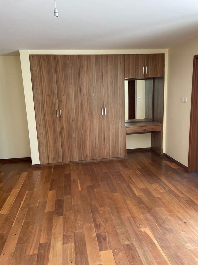 3 Bed Apartment with En Suite at Lavington - 11