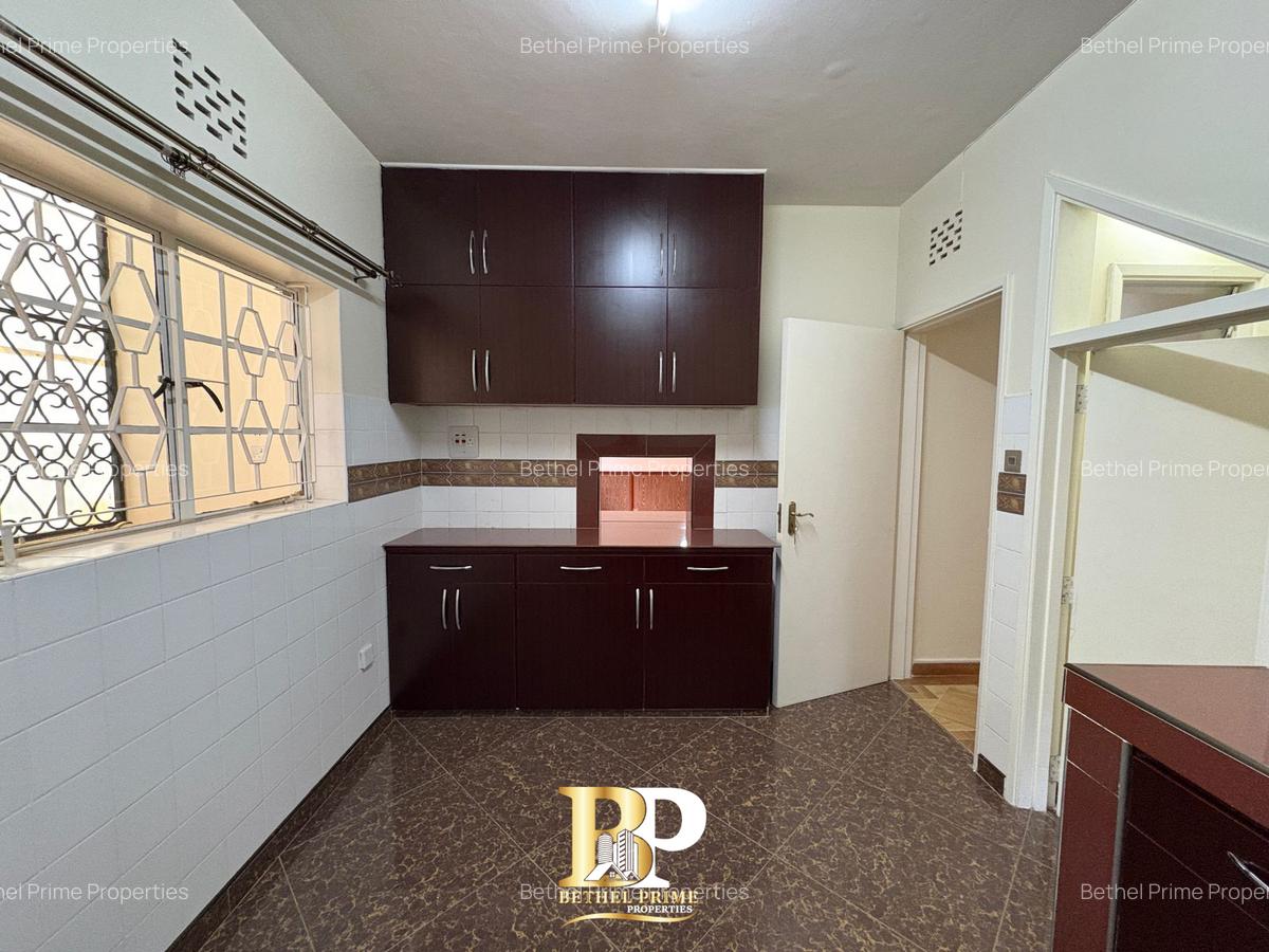 4 Bed Apartment with En Suite in Riverside - 7