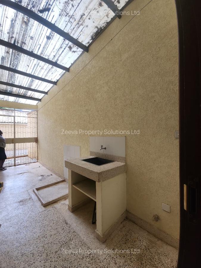 2 Bed Apartment with En Suite in Parklands - 5