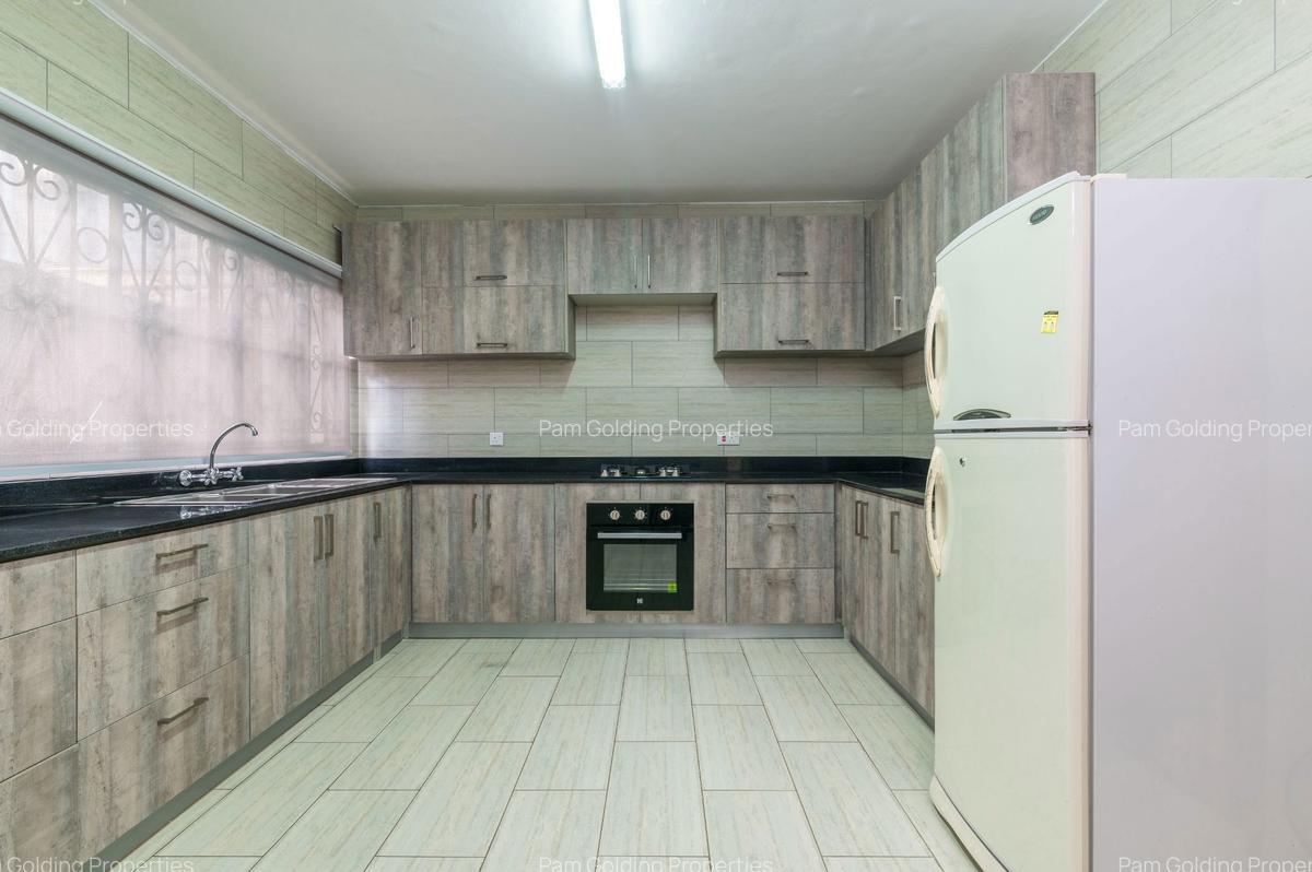 3 Bed Apartment with En Suite in Kileleshwa - 3