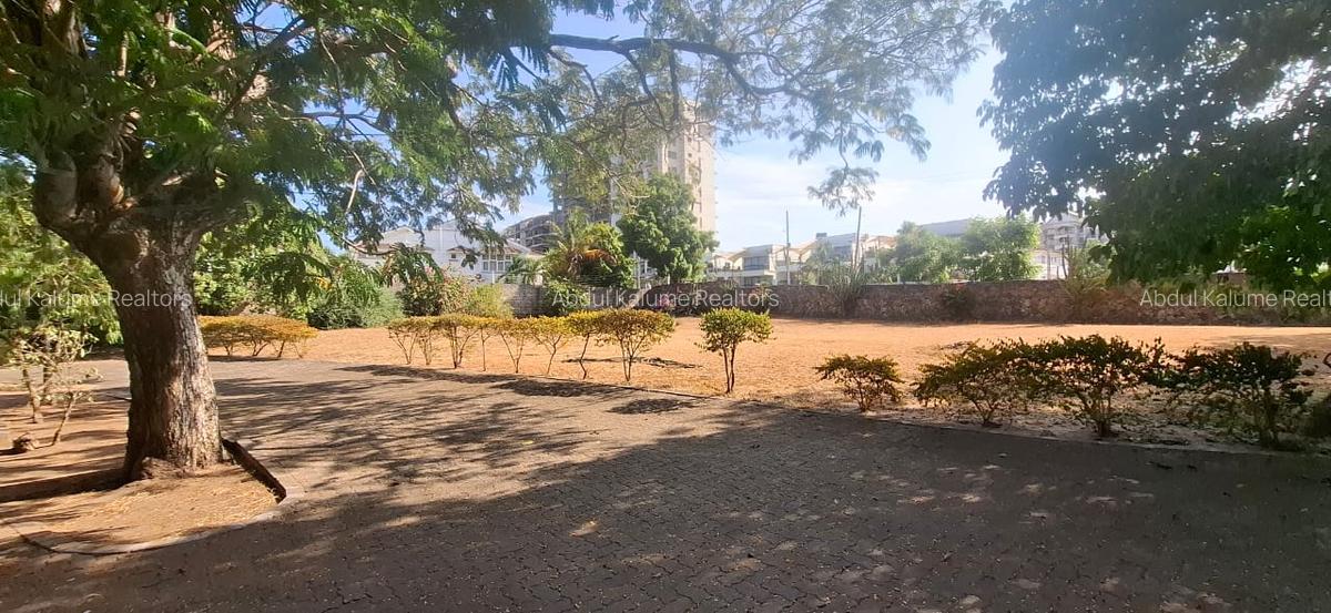 5 Bed Villa with En Suite at Nyali - 12