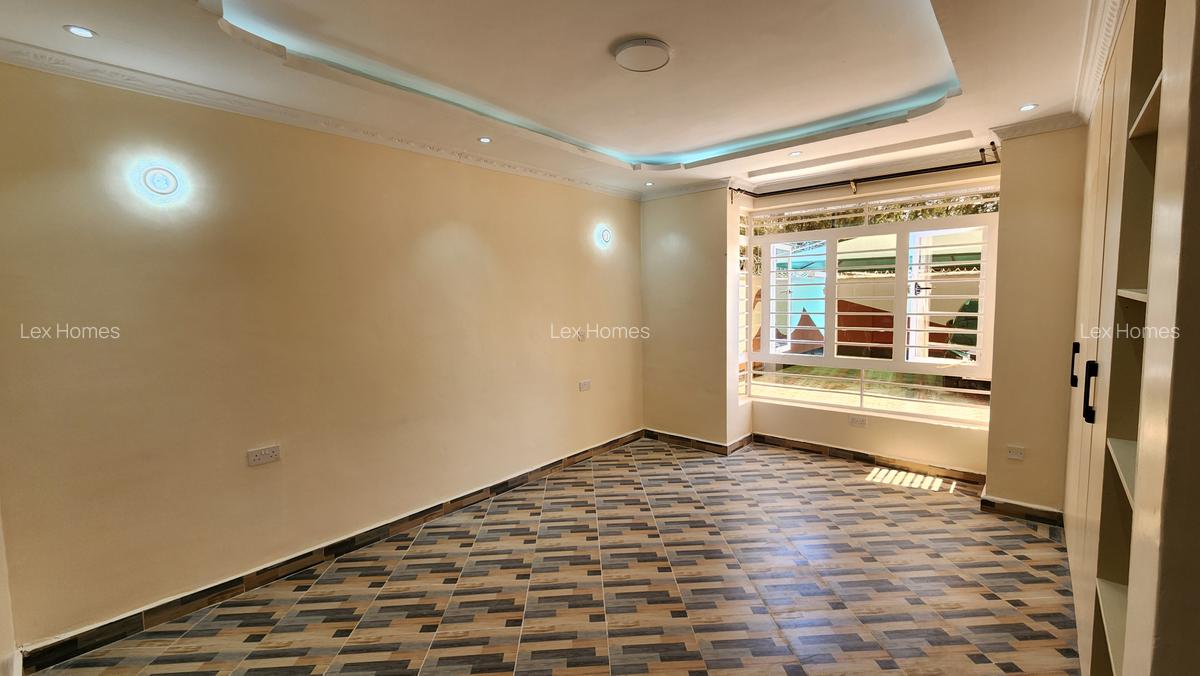 2 Bed Apartment with En Suite at Rimpa - 4