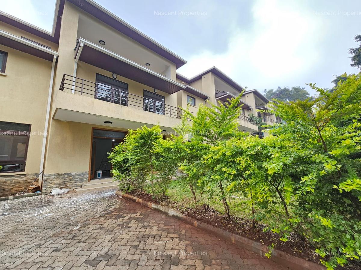 5 Bed Villa with En Suite in Lavington - 10