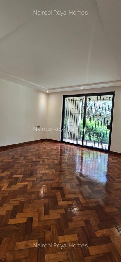 5 Bed Townhouse with En Suite at Lavington Green - 6