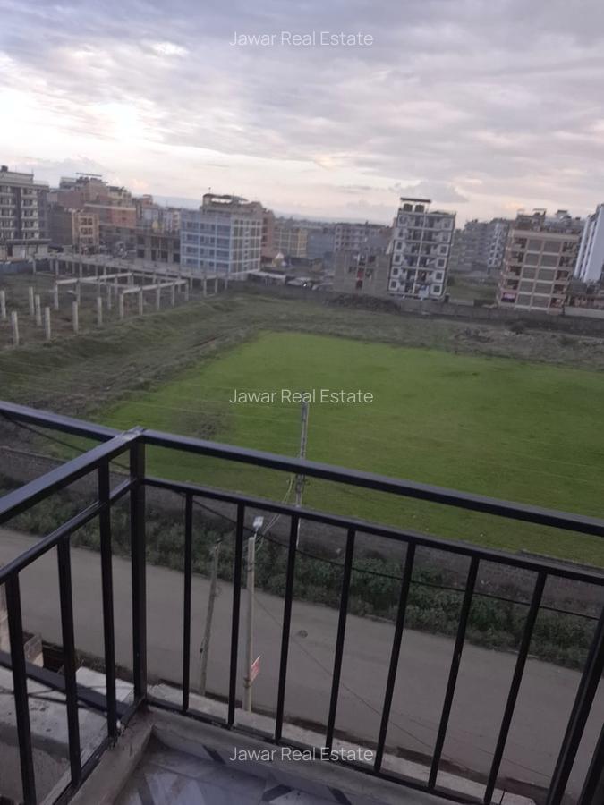 1 Bed Apartment with En Suite at Shooters - 9