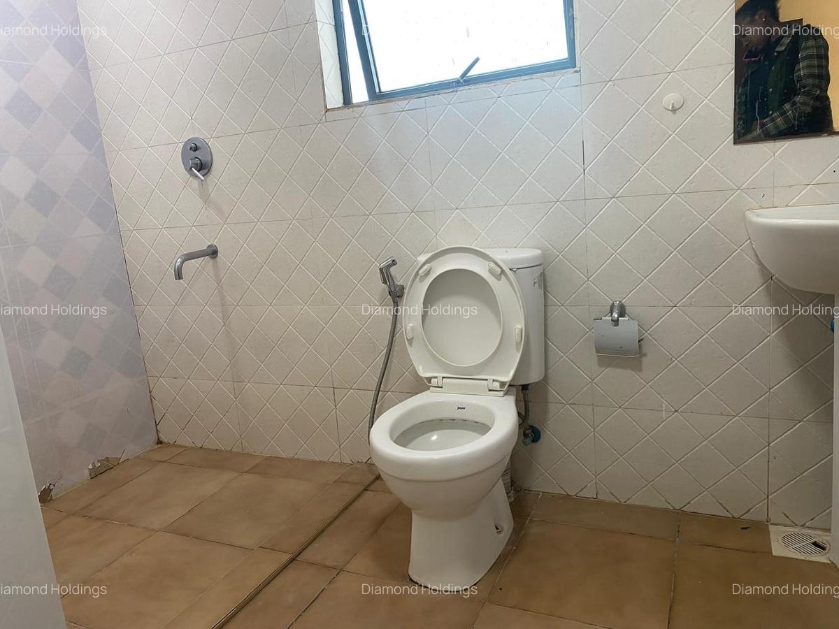 1 Bed Apartment with En Suite at Parklands - 3