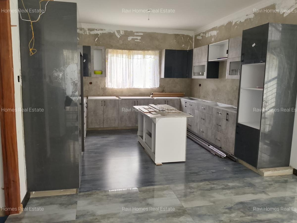 4 Bed Townhouse with En Suite in Kiambu Road - 11