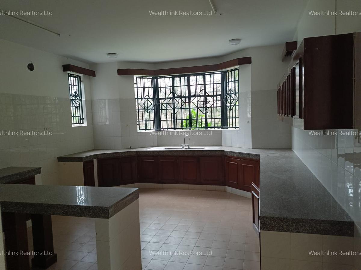 4 Bed Townhouse with En Suite at Runda - 6