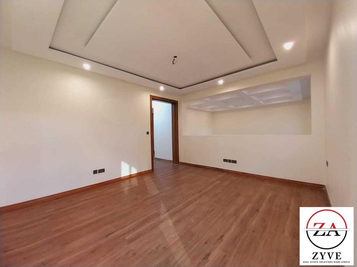 5 Bed Townhouse with En Suite in Lavington - 13