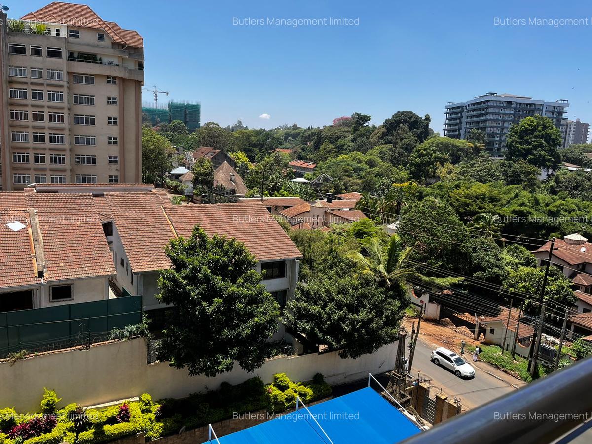 Serviced 3 Bed Apartment with En Suite in Brookside - 9