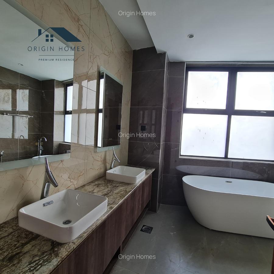 3 Bed Apartment with En Suite at Riverside Drive - 11