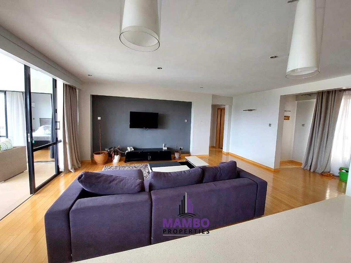 Serviced 2 Bed Apartment with En Suite at Brookside Drive - 9