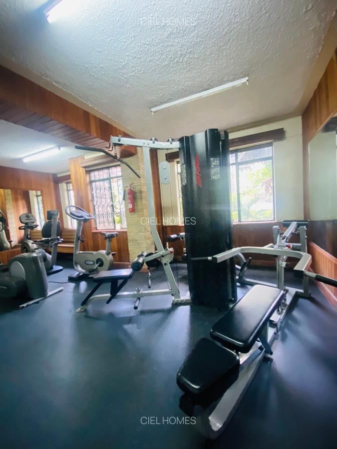 1 Bed Apartment with Swimming Pool at Wood Avenue - 20