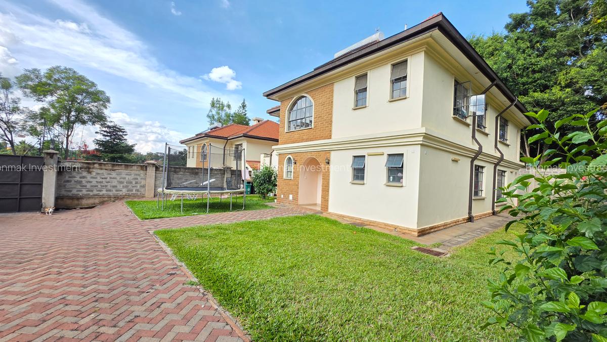 4 Bed Townhouse with En Suite at Lavington Green - 1