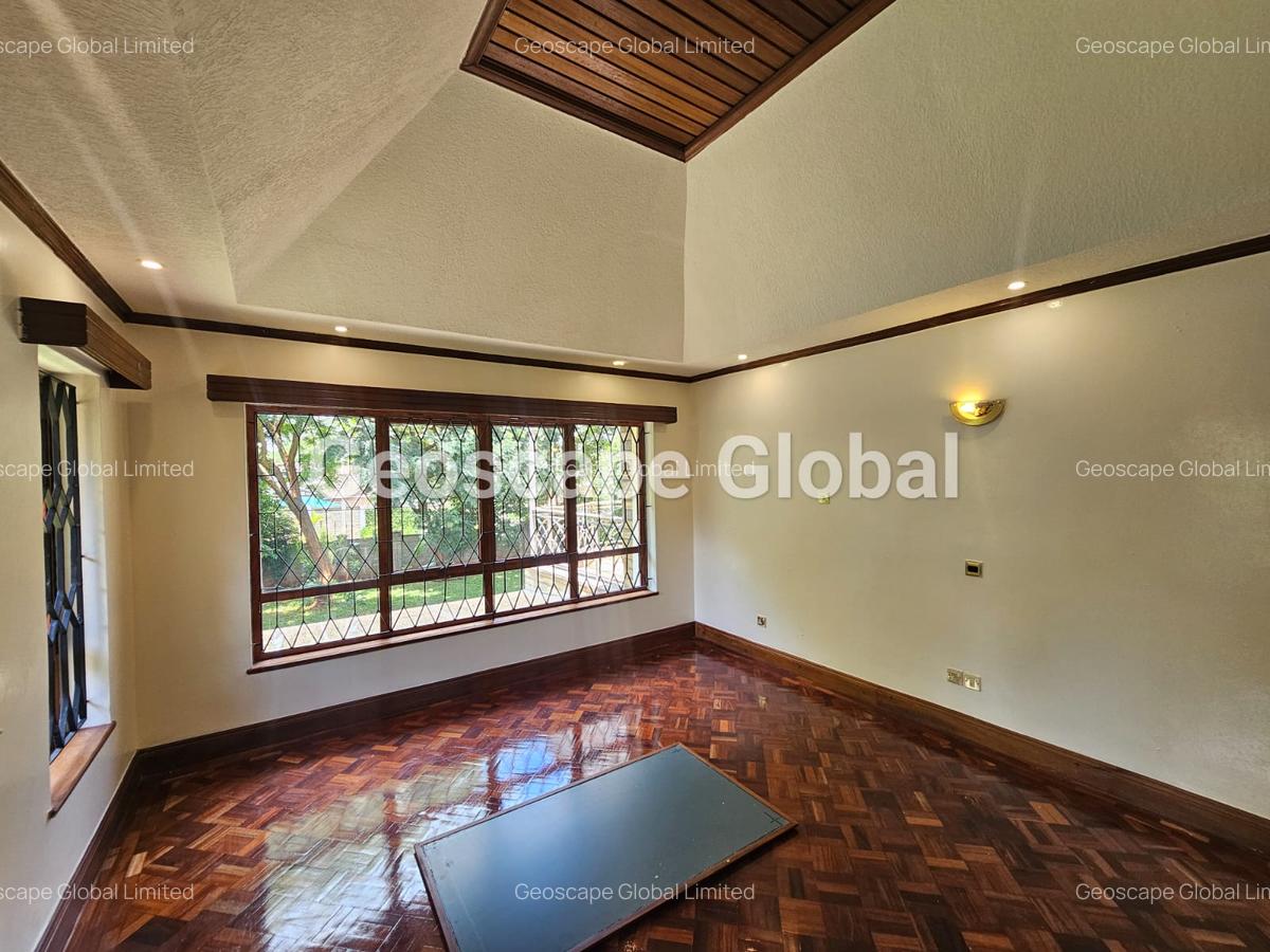 4 Bed House with En Suite in Runda - 6
