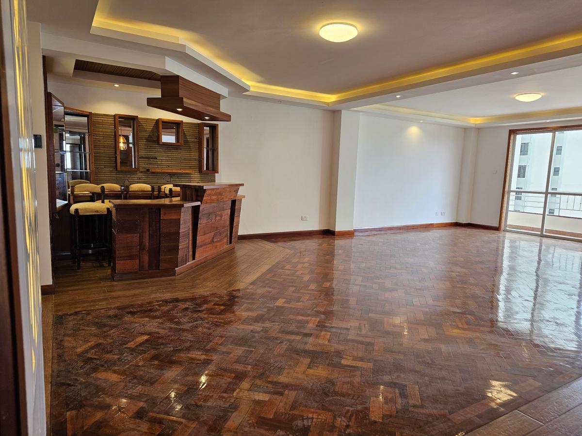 5 Bed Apartment with En Suite at Parklands - 3