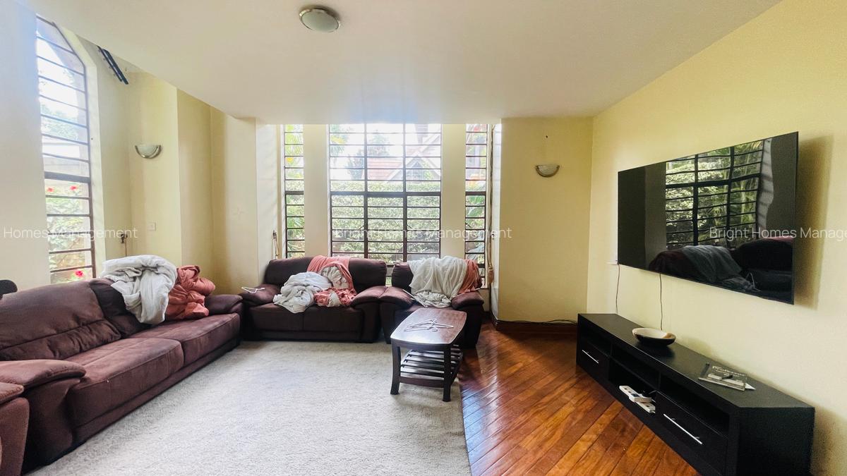 5 Bed Townhouse with En Suite in Lavington - 10